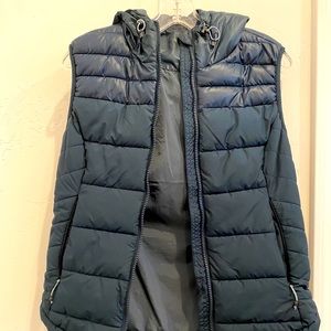 H&M women’s puffy vest